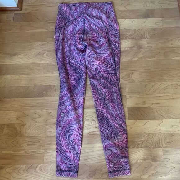 Lululemon Swift Speed High-Rise Tight 28" size 2 - Picture 5 of 6